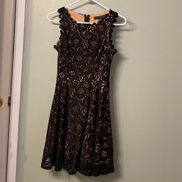 dress - Picture 1 of 2